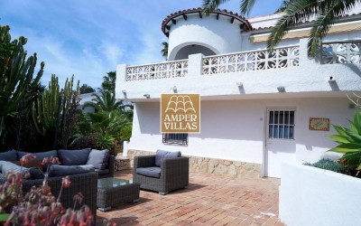  Cozy villa with lovely views of the sea and Altea.